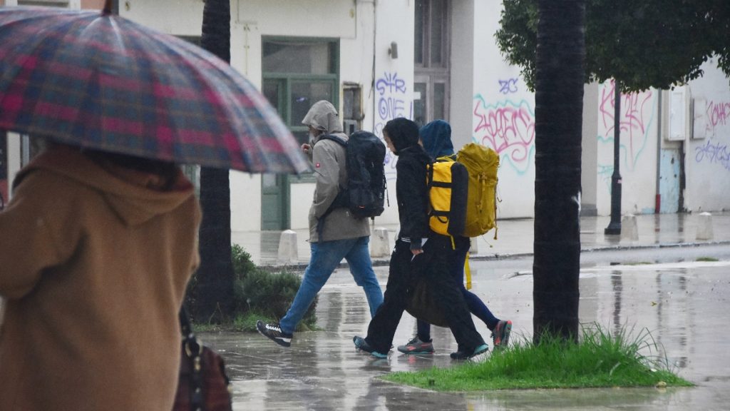 Καιρός: Βροχές και καταιγίδες σήμερα – Σε ποιες περιοχές θα είναι έντονα τα φαινόμενα