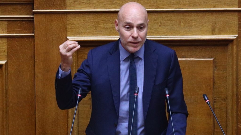 Γιώργος Αμυράς: Παντρεύτηκε με τον σύντροφό του – Τον “πρόδωσε” το πόθεν έσχες