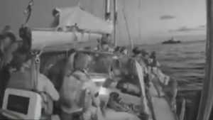 Global Sumud Flotilla: Η στιγμή του ρεσάλτο από Ισραηλινούς στο ελληνικό “Οξυγόνο” – Καταγγελία για απαγωγές (βίντεο)
