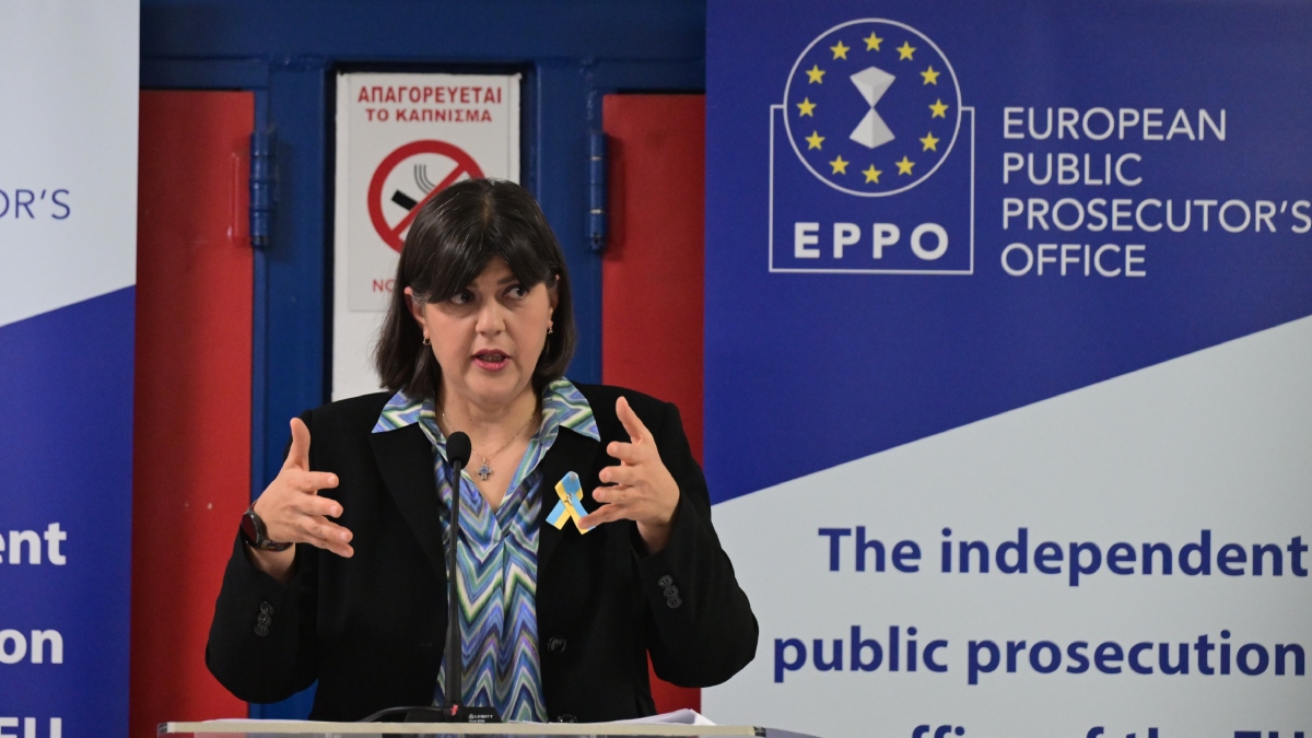 Λάουρα Κοβέσι: “Η διαφθορά σκοτώνει, παράδειγμα τα Τέμπη – Συνώνυμο του πελατειακού κράτους ο ΟΠΕΚΕΠΕ”