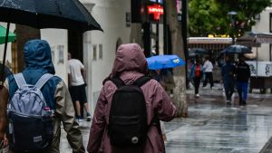 Επιμένει και σήμερα η κακοκαιρία – Πού αναμένονται ισχυρές βροχές, καταιγίδες και χαλάζι