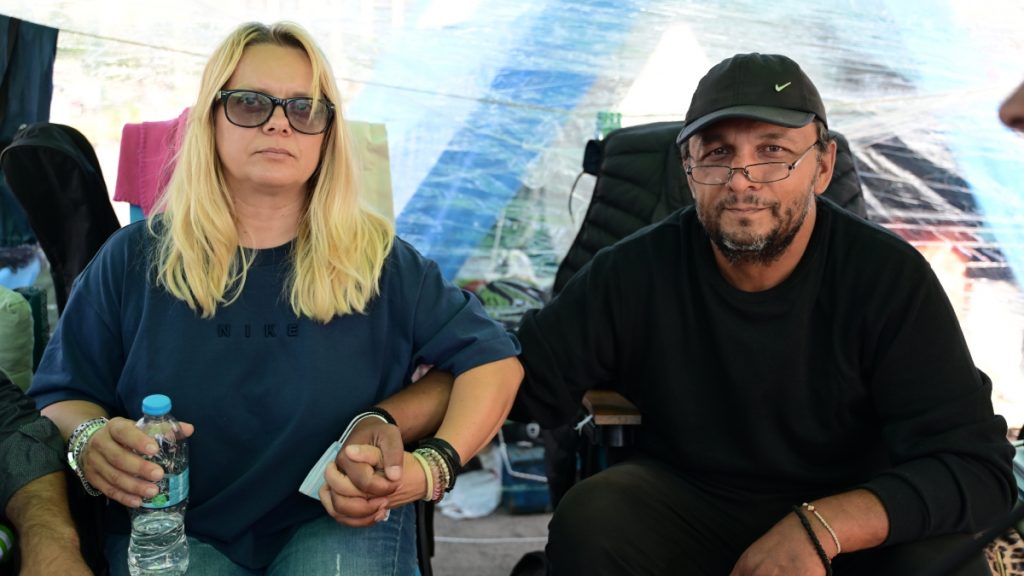 Ο Πάνος Ρούτσι αρνήθηκε τη νοσηλεία κι επέστρεψε στο Σύνταγμα – “Καμπανάκι” από τους γιατρούς: “Κίνδυνος για σοβαρές επιπλοκές”