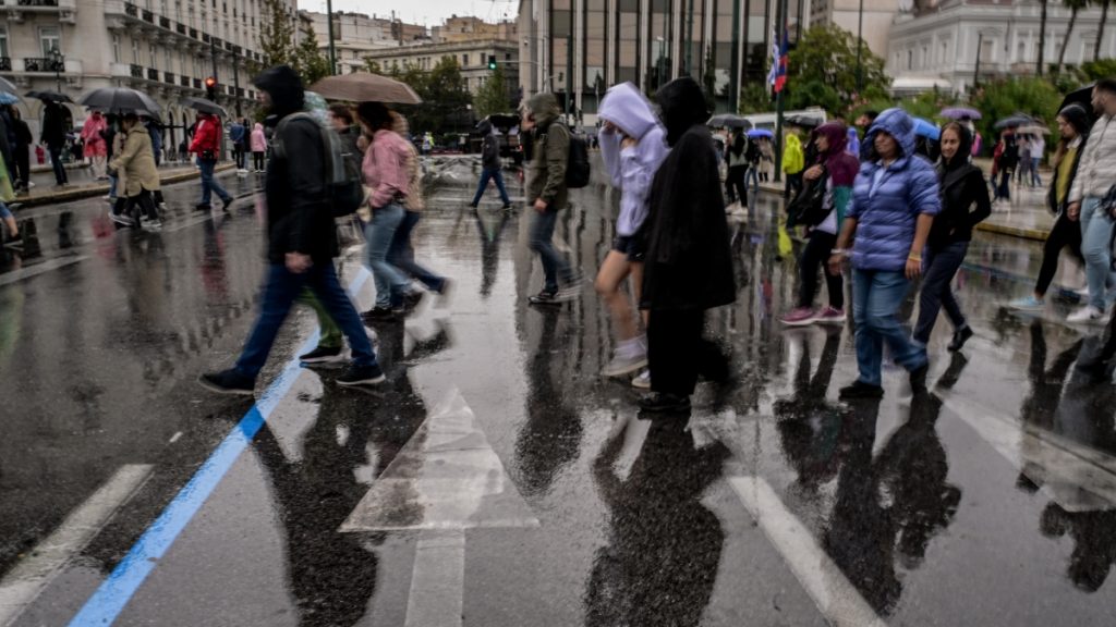 Καιρός: Βροχές και καταιγίδες σήμερα – Ποιες περιοχές θα επηρεαστούν
