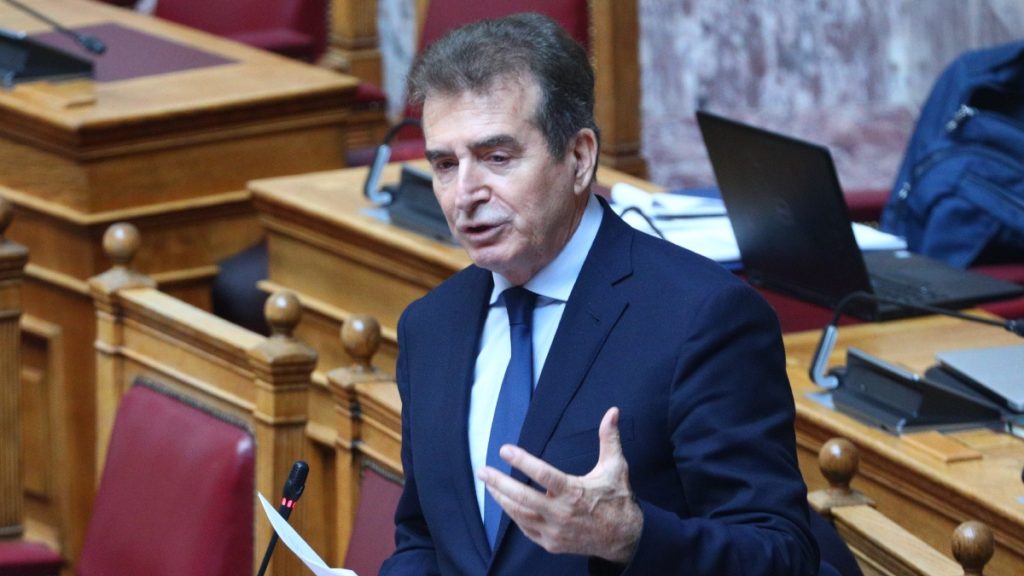 Χρυσοχοΐδης: “Στον Άγνωστο Στρατιώτη δεν πρέπει να γίνονται δραστηριότητες που τον προσβάλλουν”