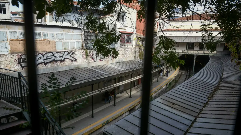 ΣΤΑΣΥ για τον σταθμό “Μοναστηράκι”: “Διαχρονικές οι φθορές – Δεν συντρέχει άμεσος κίνδυνος”