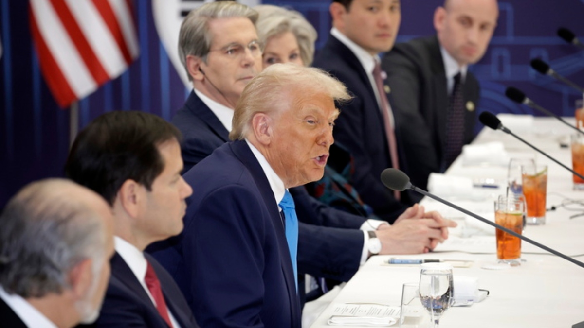 Τραμπ: Υπόσχεται να μειώσει την ένταση μεταξύ των Κορέων και προαναγγέλλει καλή συμφωνία με την Κίνα