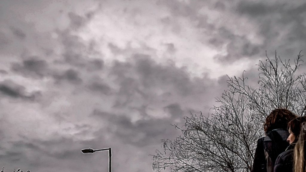 Μουντός, αλλά χωρίς βροχές ο καιρός σήμερα – Έως 23 βαθμούς η θερμοκρασία