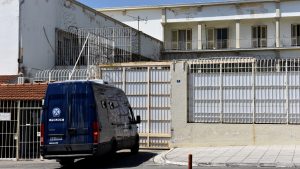 Φυλακές Κορυδαλλού: Στο “μικροσκόπιο” του ελληνικού FBI το όπλο που βρέθηκε στο προαύλιο – Ετοίμαζαν απόδραση;