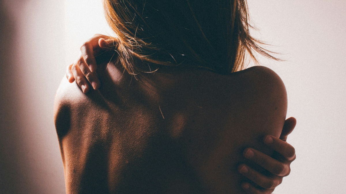 Ερυθηματώδης Λύκος: Η αυτοάνοση ασθένεια που προτιμά τις γυναίκες – Τα συμπτώματα, η διάγνωση και οι θεραπείες