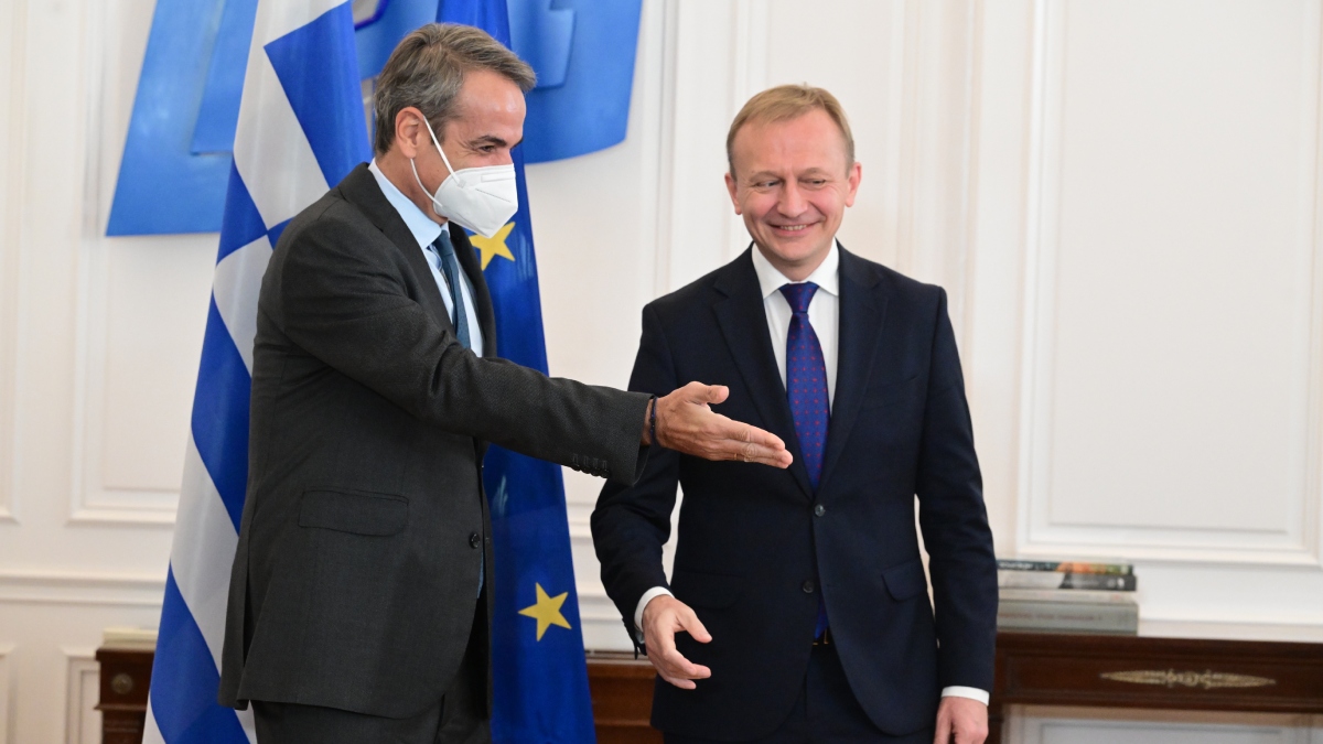 Συνάντηση Μητσοτάκη με τον Ευρωπαίο Επίτροπο Σεραφίν: Στο επίκεντρο το νέο Δημοσιονομικό Πλαίσιο και η ενίσχυση της ανταγωνιστικότητας