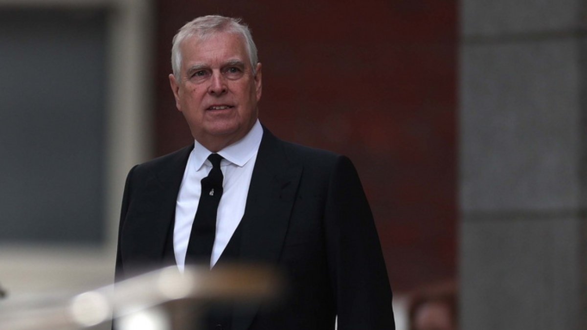 Η αποκαθήλωση ενός πρίγκιπα: Οι μετά θάνατον αποκαλύψεις της Βιρτζίνια Τζιούφρε και το e-mail που “έκαψαν” τον Άντριου