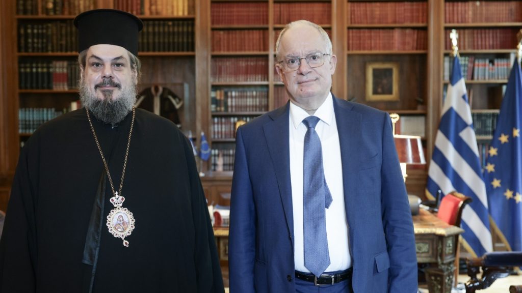 Συνάντηση Τασούλα με τον Μητροπολίτη Σιγκαπούρης και Νοτίου Ασίας