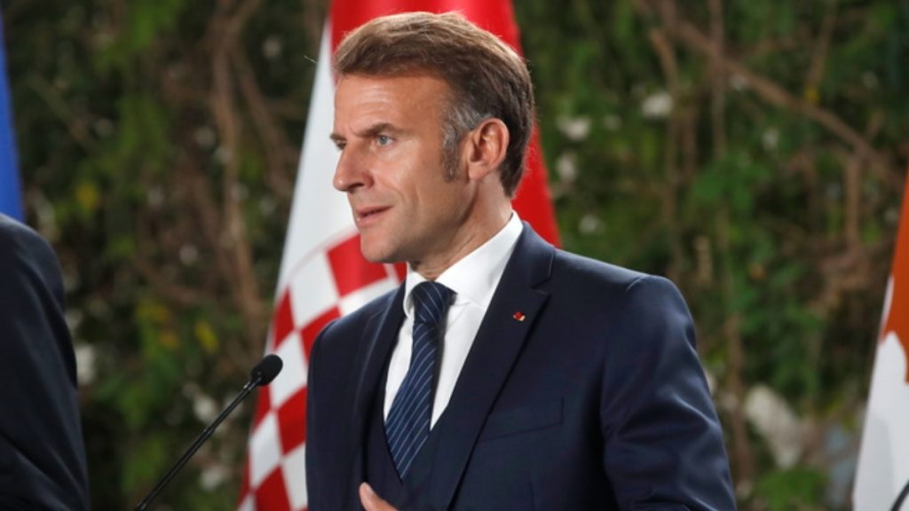 Μακρόν: “Παράθυρο” δημοψηφίσματος για το συνταξιοδοτικό στη Γαλλία