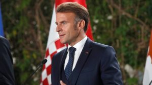Μακρόν: “Παράθυρο” δημοψηφίσματος για το συνταξιοδοτικό στη Γαλλία
