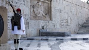 Σήμερα η σύγκρουση στη Βουλή για το μνημείο του Αγνώστου Στρατιώτη, τι αλλάζει με την τροπολογία – Όσα θα πει ο Μητσοτάκης