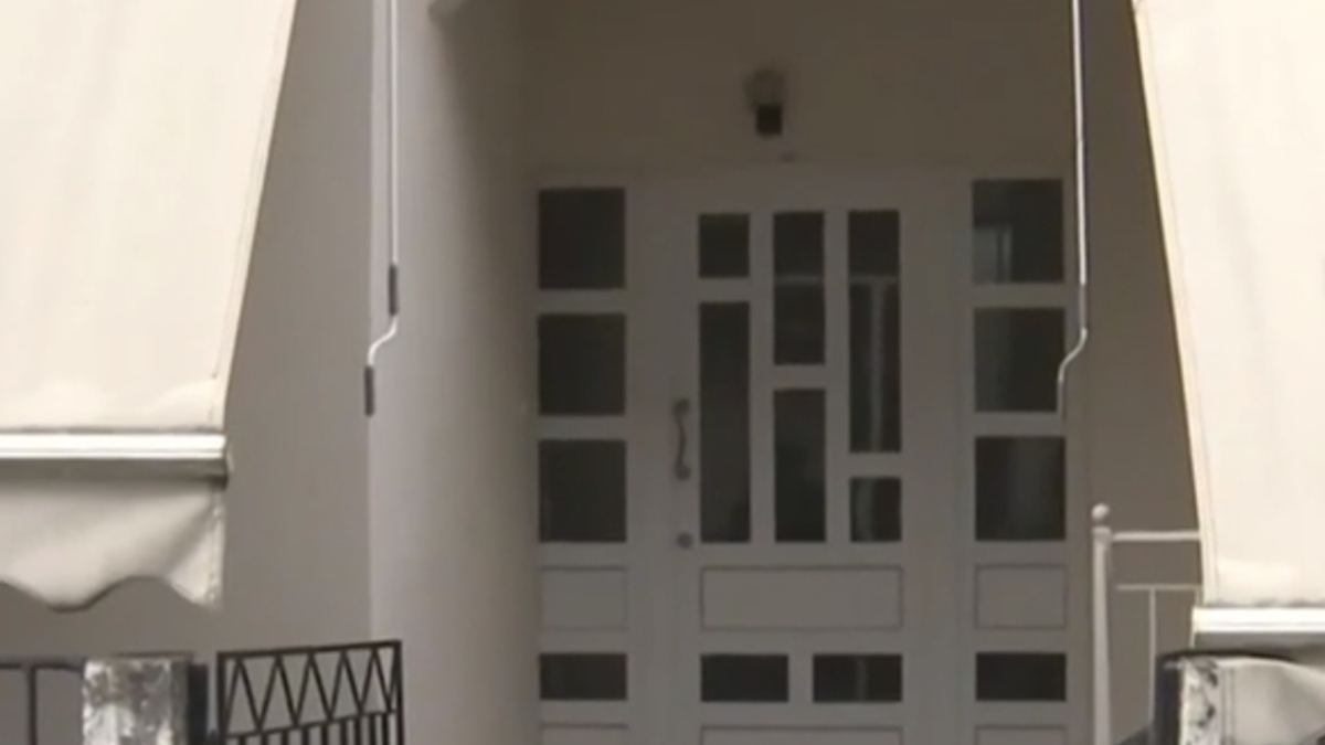 Τρίκαλα: Απολογείται σήμερα ο 18χρονος που σκότωσε τη μητέρα του – “Δύσκολη” η σχέση τους