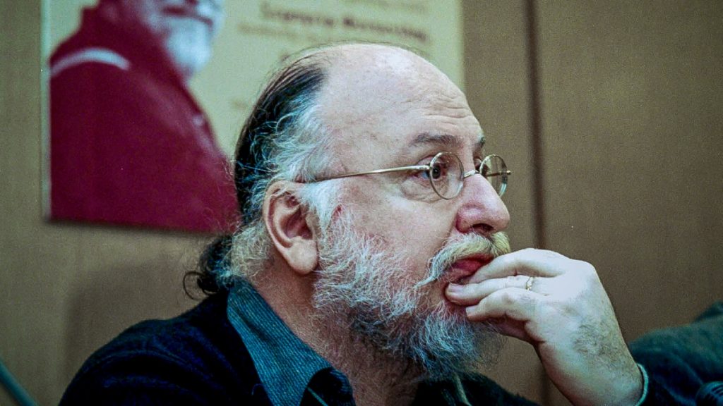 Ο “Νιόνιος” μέσα από τα δικά του λόγια: “Ο Σαββόπουλος είναι ένας ρόλος που έπλασα σιγά-σιγά”
