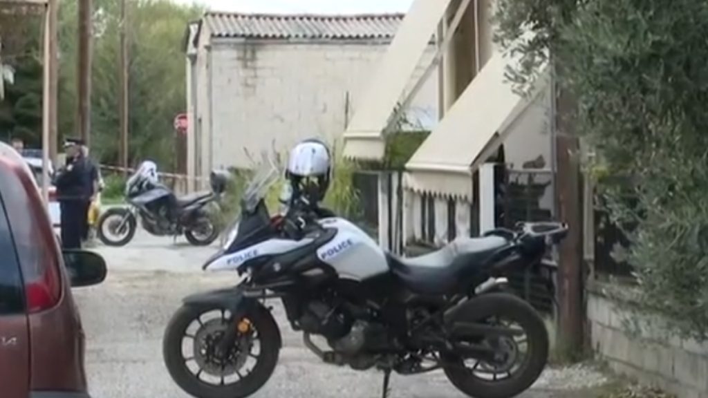 Μητροκτονία στα Τρίκαλα: Μαρτυρικός ο θάνατος της 54χρονης – Ο 18χρονος έσφιγγε την πετσέτα με μένος για αρκετά λεπτά