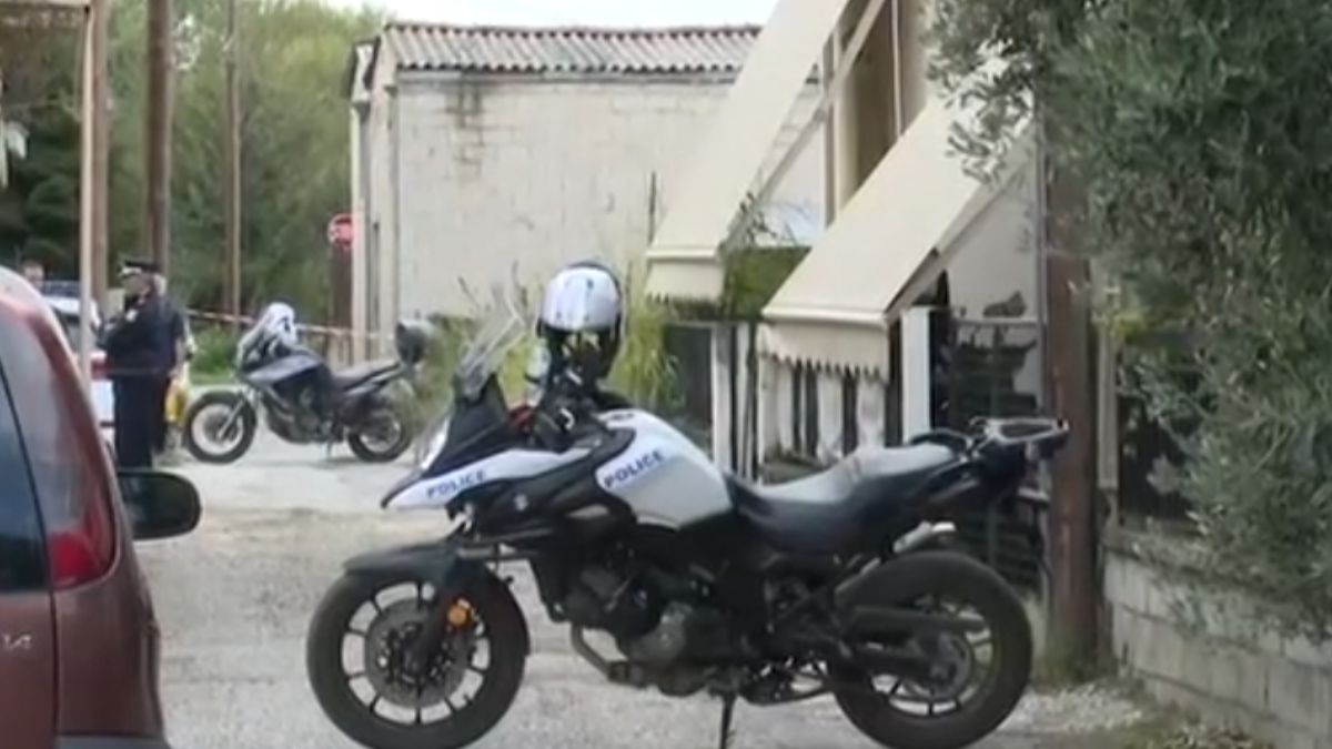 Μητροκτονία στα Τρίκαλα: Μαρτυρικός ο θάνατος της 54χρονης – Ο 18χρονος έσφιγγε την πετσέτα με μένος για αρκετά λεπτά