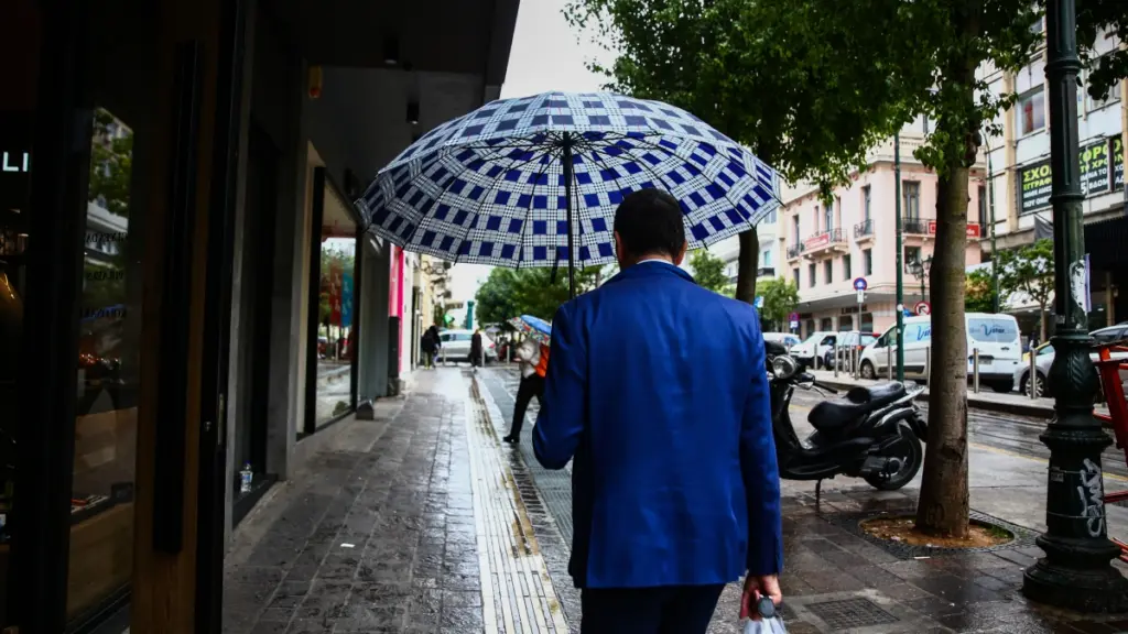 Καιρός αύριο: Βροχές και καταιγίδες – Πού θα είναι πιο έντονα τα φαινόμενα