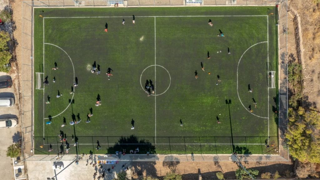 Νέο γήπεδο ποδοσφαίρου στην Τρυπητή Μήλου, με τη στήριξη της Invel Real Estate και της PRODEA Investments