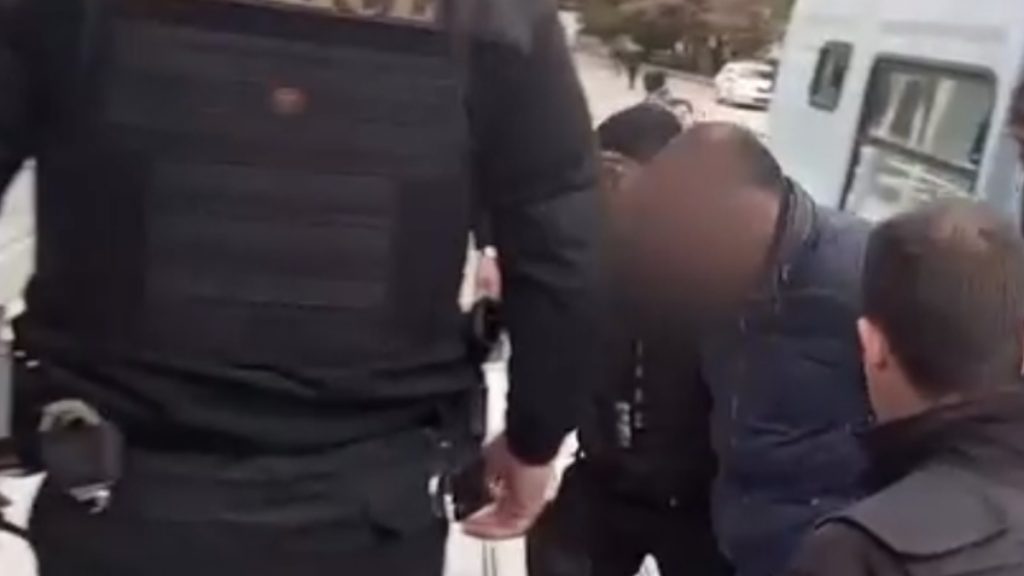 Εκτός ΕΛΑΣ ο αστυνομικός της Βουλής και η σύζυγός του – Πότε θα αρχίσει η δίκη τους