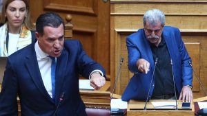 Αρπάχτηκαν ξανά Γεωργιάδης και Πολάκης στη Βουλή – Τα δικαστήρια, οι δαπάνες υγείας και ο “Φραπές”