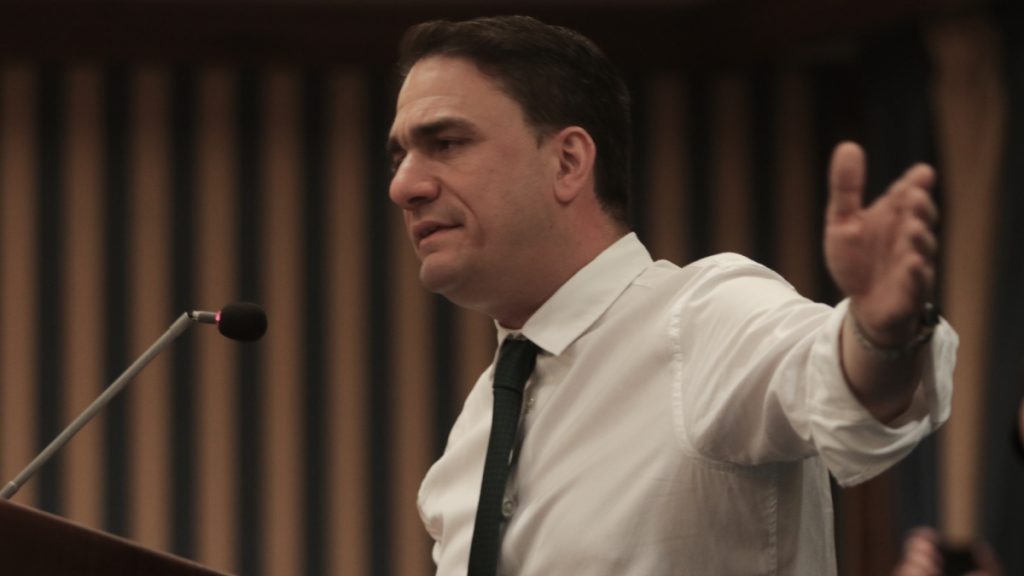 Τσουκαλάς: “Κυβέρνηση παρωδία – Ο κ. Δένδιας πετάει αλλού τον ‘μουτζούρη’, που του έριξαν”