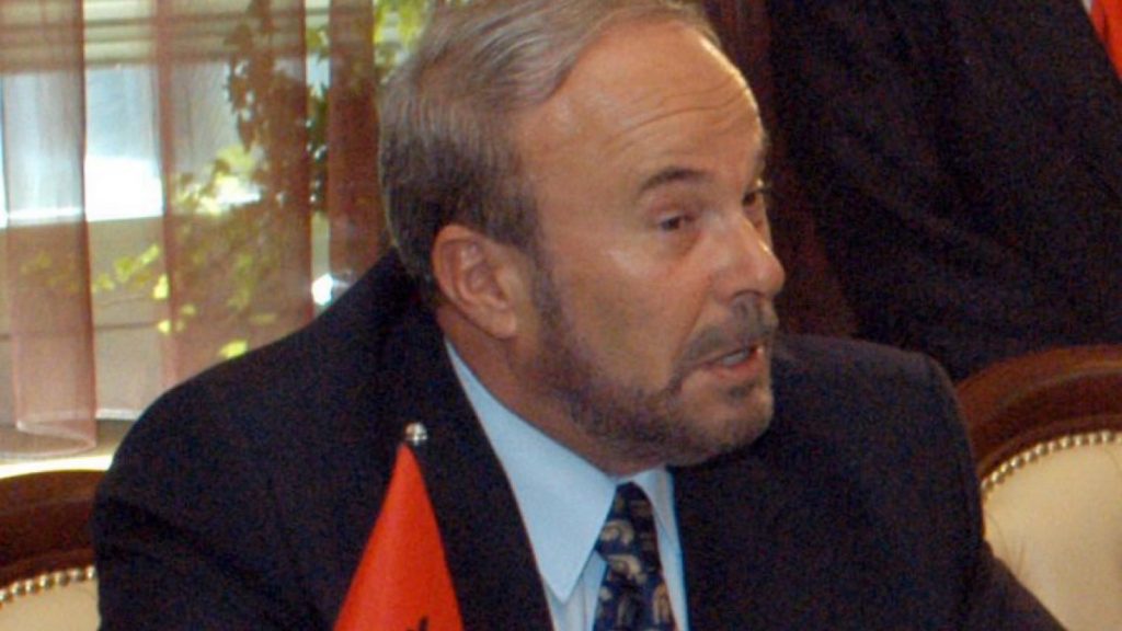 Πέθανε ο πρώην πρωθυπουργός της Αλβανίας Φάτος Νάνο σε ηλικία 73 ετών