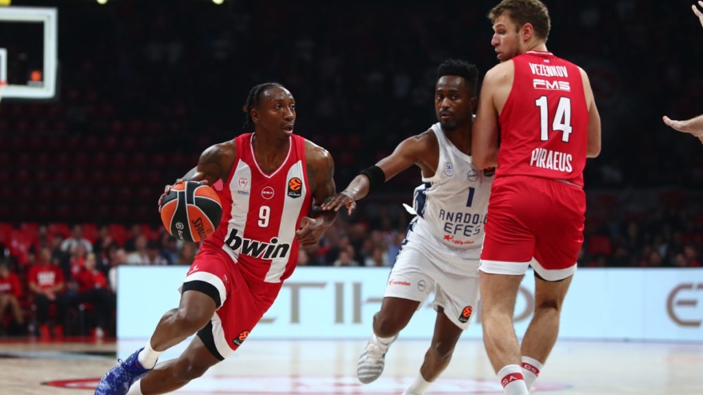 Ολυμπιακός – Αναντολού Εφές 78-82: Η Εφές “έκλεψε” τη νίκη στο ΣΕΦ