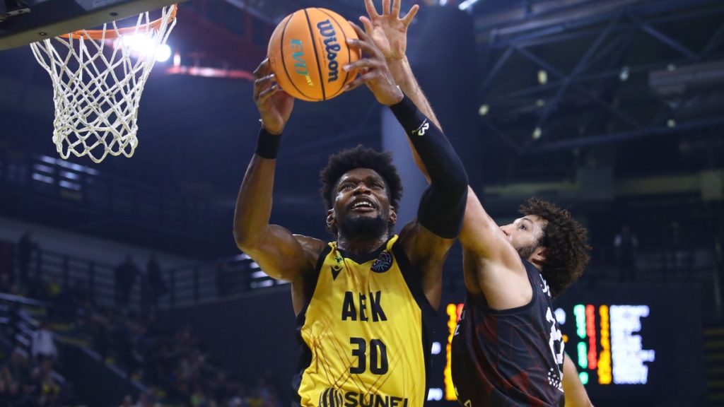 ΑΕΚ – Ζολνόκι 91-77: Καθάρισε σε ένα δεκάλεπτο και έκανε το 2/2 στο BCL