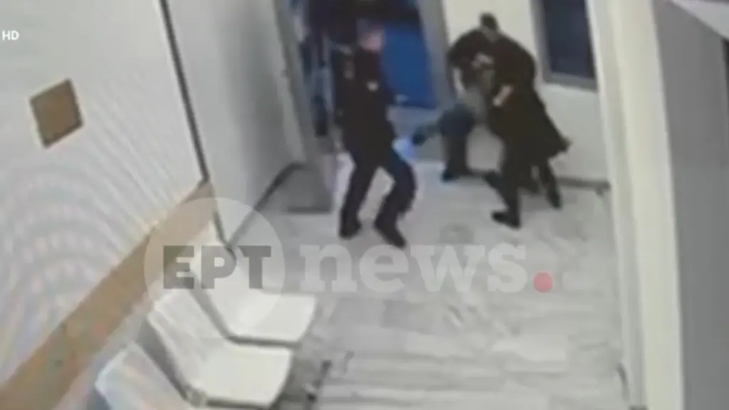 Άγιος Παντελεήμονας: Η προσπάθεια απόδρασης 35χρονου από αστυνομικό τμήμα – Έσπασε τον αστράγαλο ενός αστυνομικού (Βίντεο)