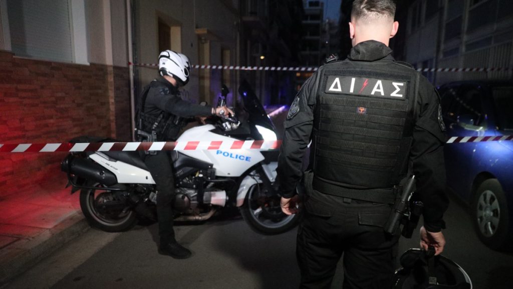 Άγιος Παντελεήμονας: Πώς αποκαλύφθηκε το αιματηρό περιστατικό – Τι λέει ο Πολωνός τραυματίας, το θύμα βρήκε η μητέρα του σε λίμνη αίματος