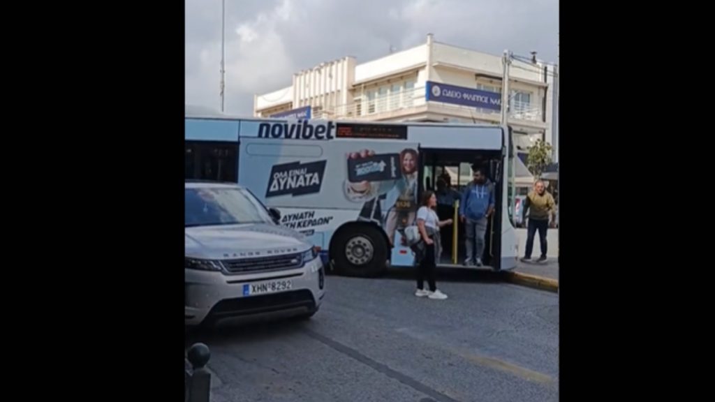 Αιγάλεω: Πάρκαρε στην Ιερά Οδό και δεν μπορούσε να στρίψει το λεωφορείο – Άφαντος ο οδηγός (βίντεο)