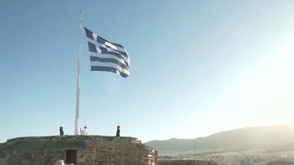 28η Οκτωβρίου: Η έπαρση της ελληνικής σημαίας στον Ιερό Βράχο της Ακρόπολης (Βίντεο)