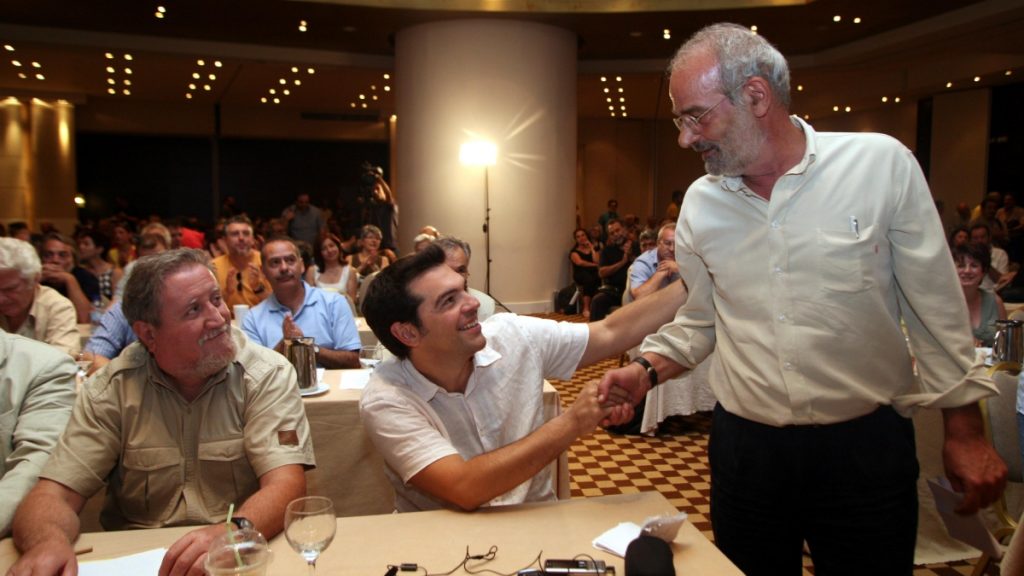 Αλαβάνος: “Ο κόσμος ζει εξαιρετικά δύσκολες στιγμές και εμείς μιλάμε για κάποιον Τσίπρα ή Τσόπρα ή Τσάπρα;”