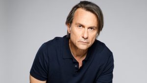 «Να μ’ αγαπάς»: Γνωρίστε τον Άγγελο Μανιάτη, τον οποίο θα υποδυθεί ο Δημήτρης Αλεξανδρής στη σειρά