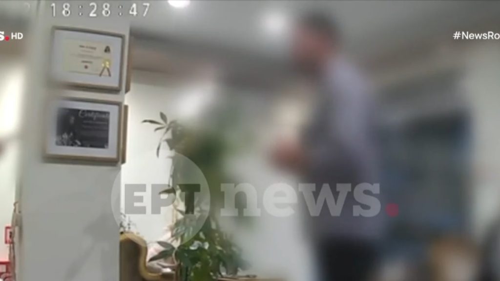 Επιτήδειος παρίστανε τον υπάλληλο υγειονομικού και αποσπούσε μεγάλα ποσά από επιχειρηματίες – Δείτε βίντεο