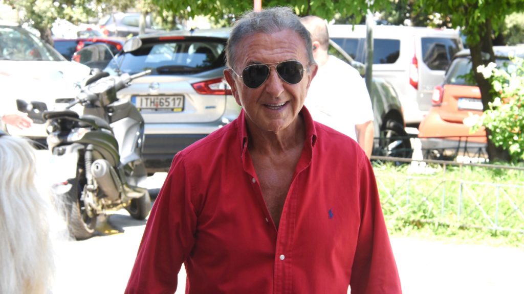 Αργύρης Παπαργυρόπουλος: Του κάνουν έξωση από το σπίτι του στη Γλυφάδα λόγω οφειλών (vid)