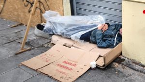 Παγκόσμια Ημέρα Αστέγων: Τι είναι η «κρυφή αστεγία» (βίντεο)