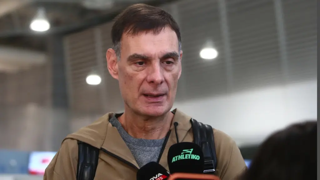 Μπαρτζώκας: “Όχι στα καλύτερα μας ψυχολογικά” – Η ενημέρωση για Βεζένκοβ και Μιλουτίνοφ
