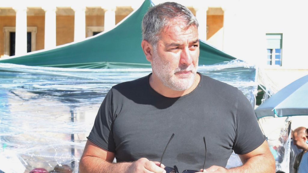Βασίλης Μπισμπίκης: Ποιος και γιατί τον κάλεσε στο Σύνταγμα για να συναντήσει τον Πάνο Ρούτσι