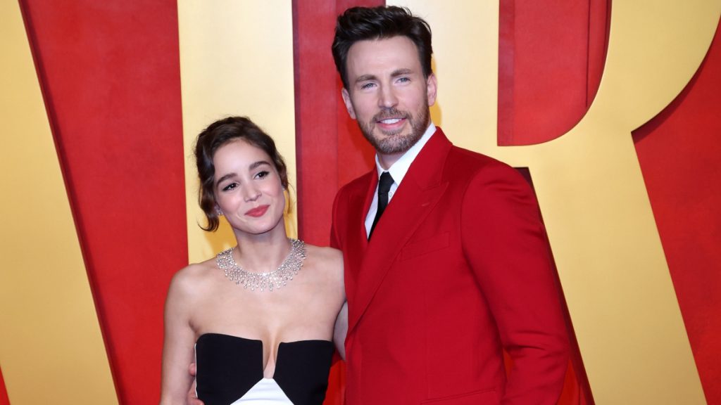 Κρις Έβανς: Πατέρας για πρώτη φορά ο διάσημος ηθοποιός – Γέννησε η Άλμπα Μπαπτίστα