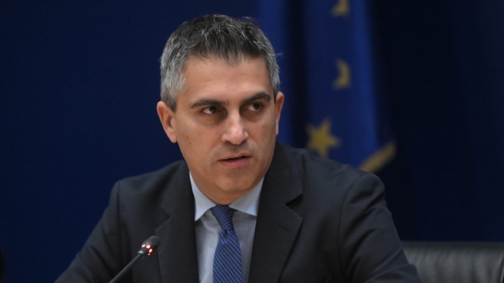 Χρίστος Δήμας: “Ενισχύουμε τις υπηρεσίες αεροναυτιλίας με 80 νέους Ελεγκτές Εναέριας Κυκλοφορίας”