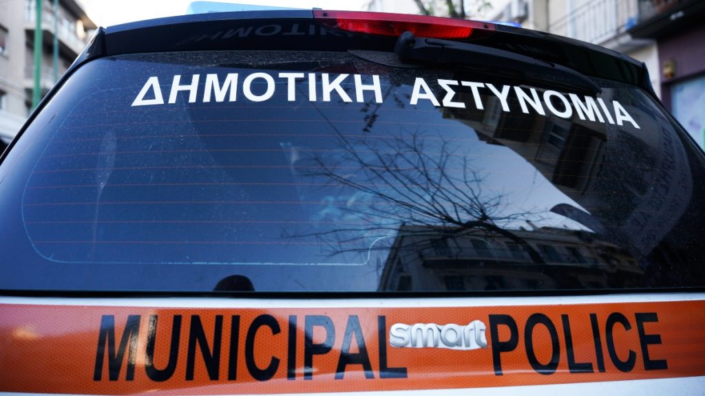 Δήμος Αθηναίων: Νέες σφραγίσεις καταστημάτων για κατάληψη κοινόχρηστων χώρων