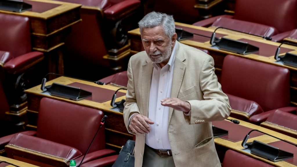 Ορκίστηκε βουλευτής ο Θοδωρής Δρίτσας