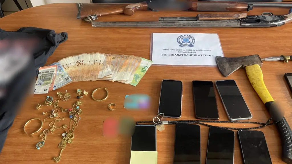 Σπείρα εξαπατούσε ηλικιωμένους – Παρίσταναν τους λογιστές και τους υπάλληλους του ΔΕΔΔΗΕ, πάνω από 2 εκατ. ευρώ η λεία