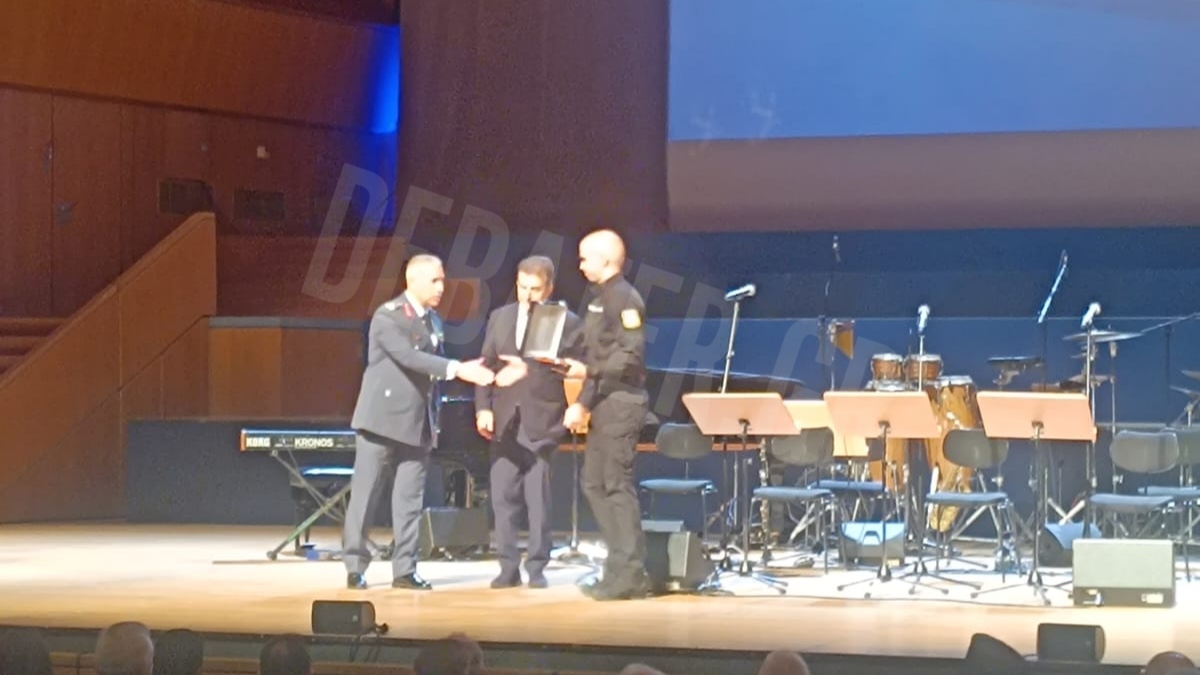 Βράβευσαν τον αστυνομικό που είχε τραυματιστεί από μεθυσμένο οδηγό μετά το επεισόδιο με τον Χρήστο Μάστορα