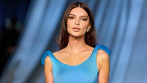 Έμιλι Ραταϊκόφσκι: Η εκρηκτική φωτογράφιση για το «Beyond Noise» – Δείτε την να ποζάρει γυμνή (pics)