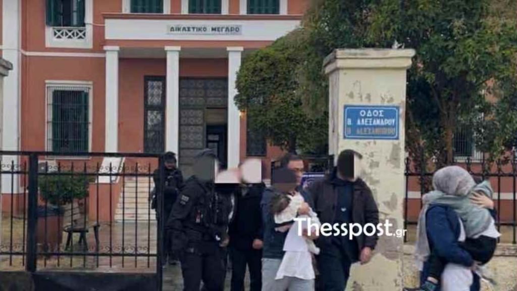 Έβρος: Προθεσμία για να απολογηθούν έλαβαν οι 13 Τούρκοι που πιάστηκαν με 147 πιστόλια